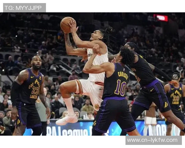 02年马刺与湖人激战回顾：经典对决中的传奇时刻与篮球智慧