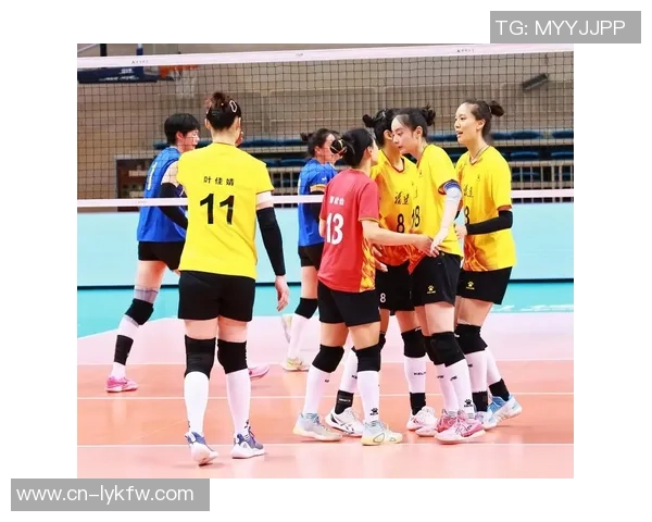 八一女排迎战福建队力争主场胜利展现团队风采 八一女排迎战福建队力争主场胜利展现团队风采