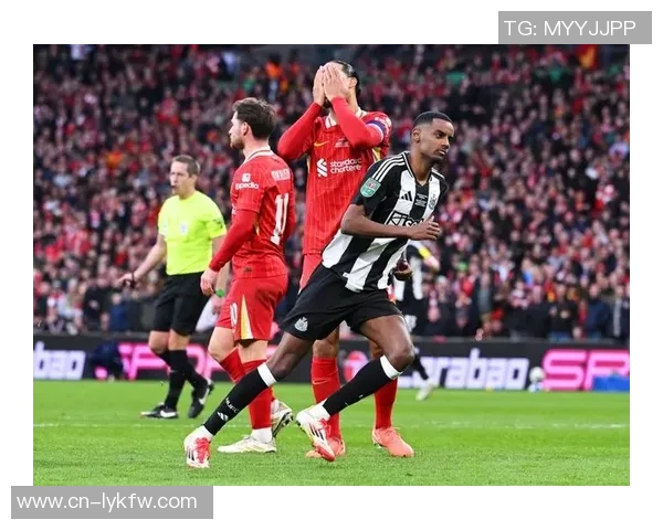 利物浦与纽卡斯尔的激烈对决揭示英超争冠新格局 利物浦与纽卡斯尔的激烈对决揭示英超争冠新格局