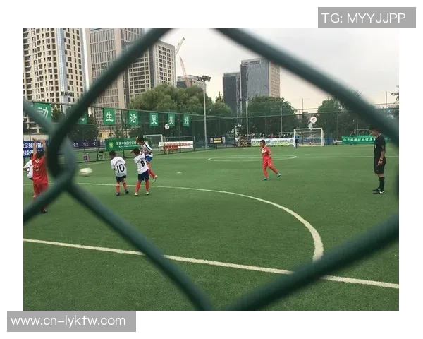 巴勒斯与河床激战正酣谁将赢得这场足球巅峰对决